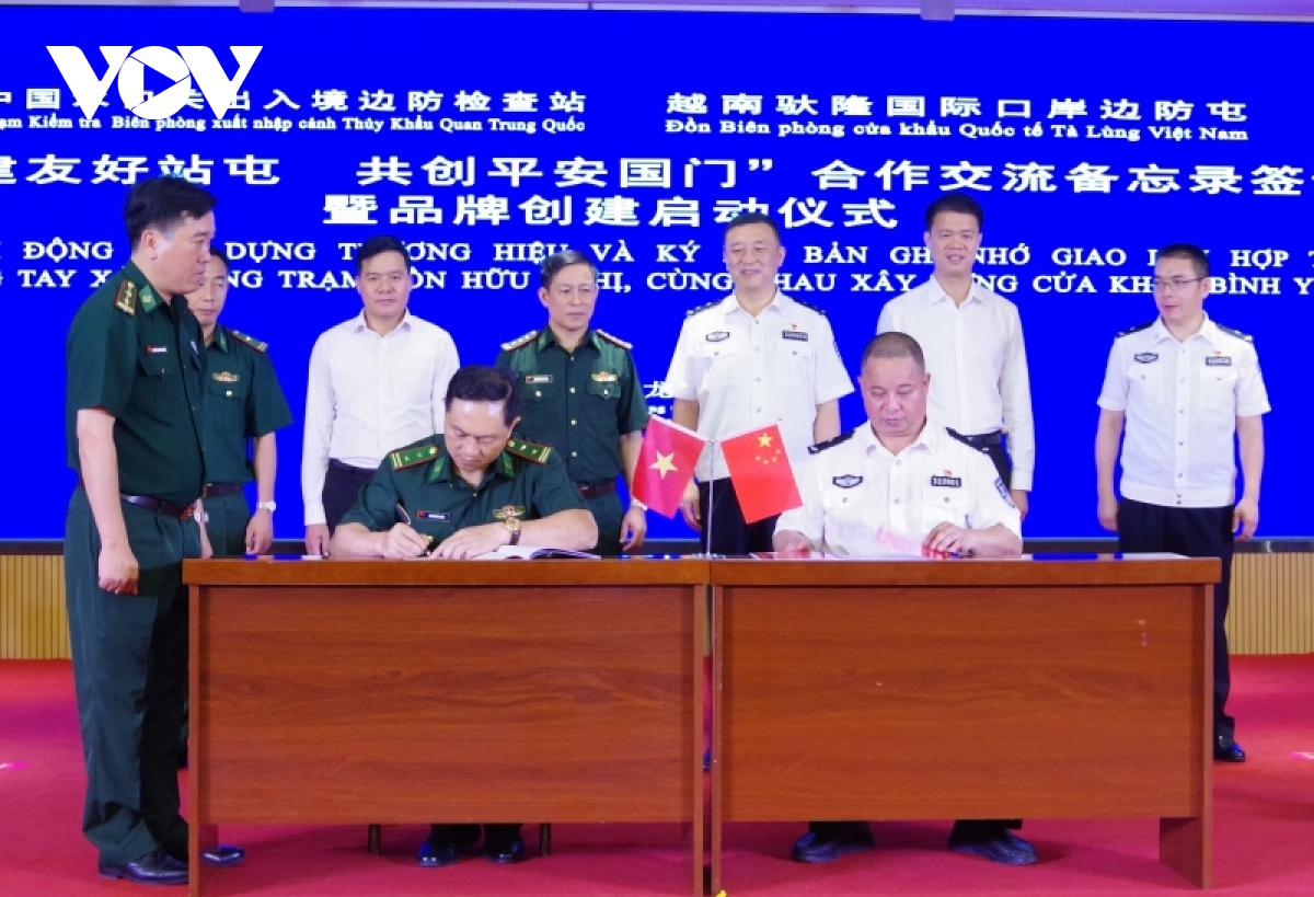 Ký kết xây dựng Đồn - Trạm biên phòng hữu nghị giữa Việt Nam và Trung Quốc